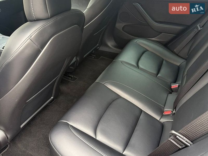Седан Tesla Model 3 2022 в Одессе