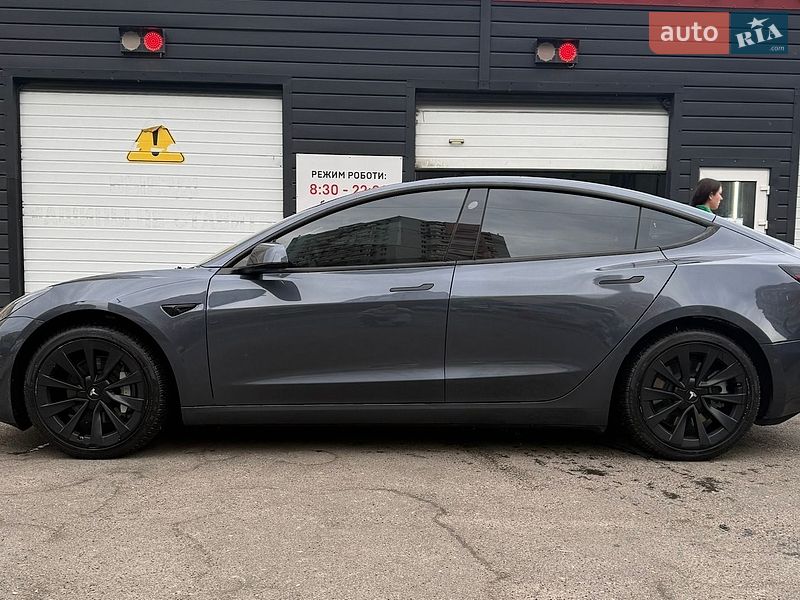 Седан Tesla Model 3 2022 в Одессе