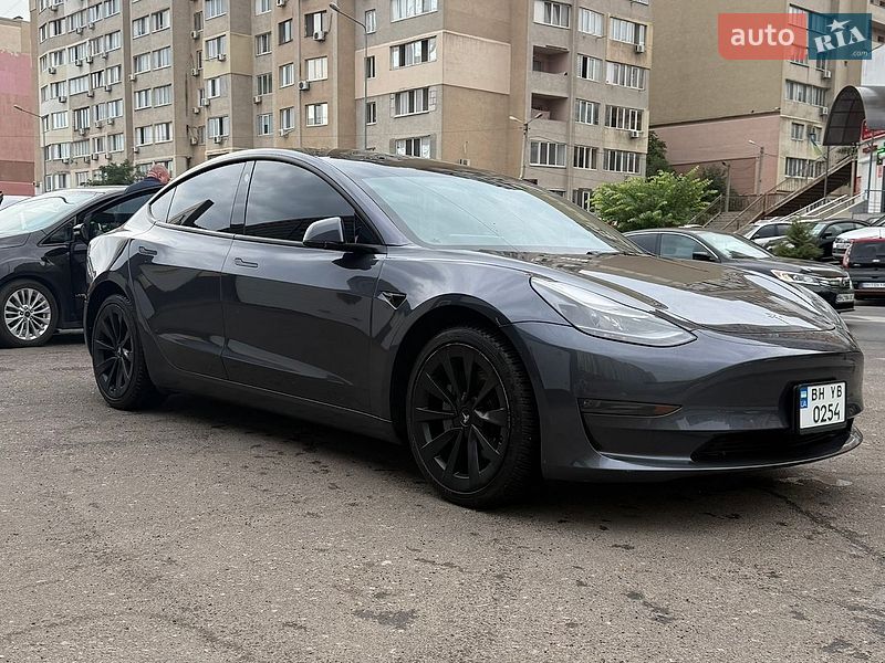 Седан Tesla Model 3 2022 в Одессе
