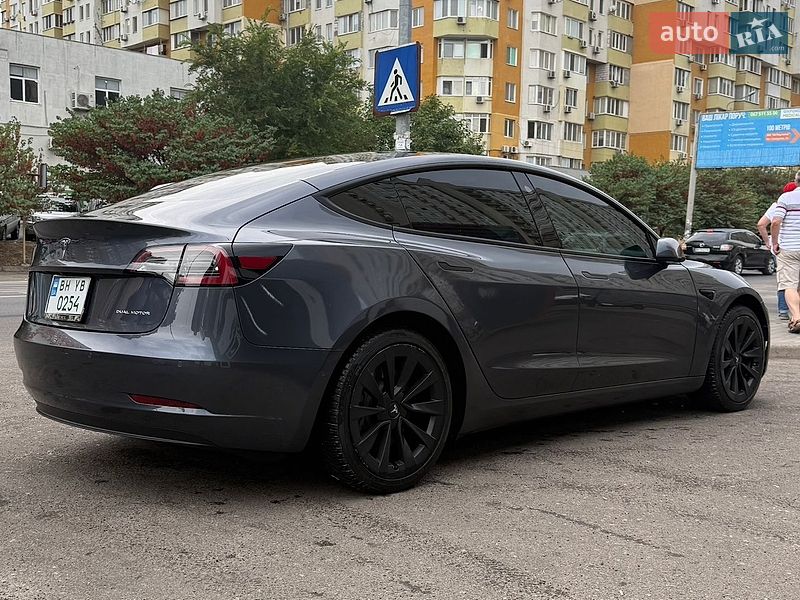 Седан Tesla Model 3 2022 в Одессе