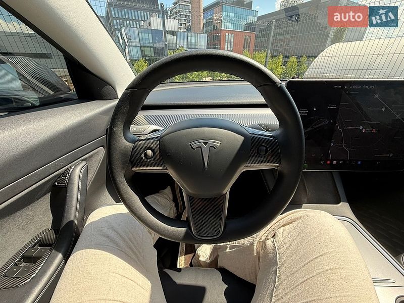 Седан Tesla Model 3 2020 в Киеве