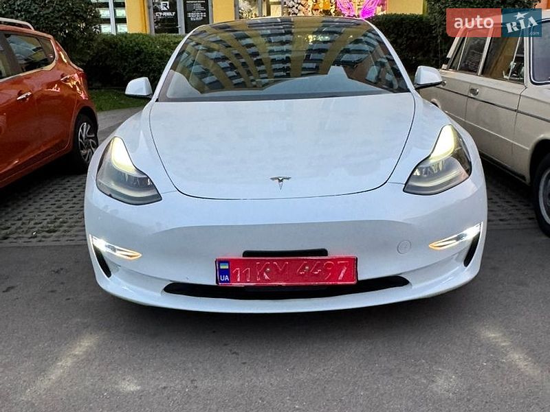 Седан Tesla Model 3 2022 в Києві