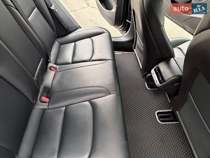 Седан Tesla Model 3 2019 в Дніпрі