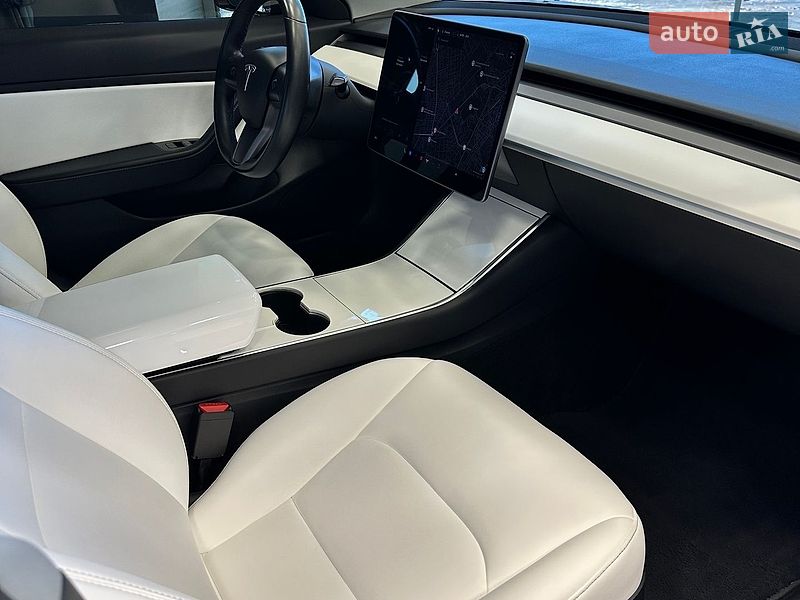 Седан Tesla Model 3 2018 в Одессе