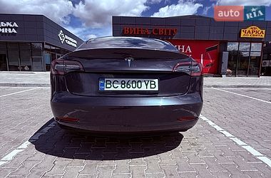 Седан Tesla Model 3 2022 в Львові