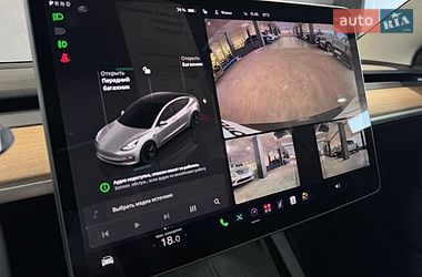 Седан Tesla Model 3 2023 в Одессе