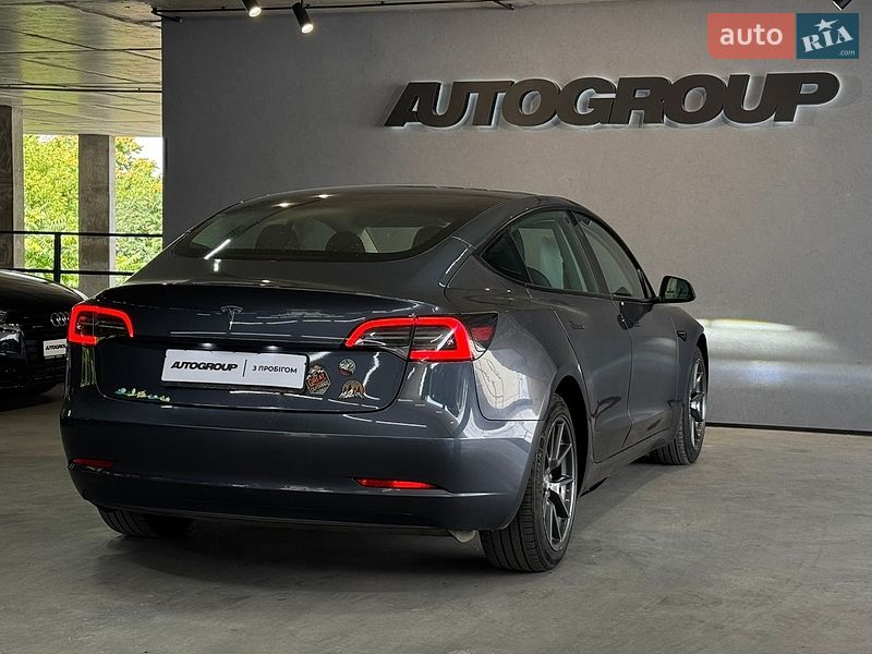 Седан Tesla Model 3 2023 в Одессе