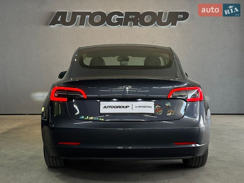 Седан Tesla Model 3 2023 в Одессе