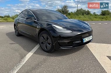 Седан Tesla Model 3 2020 в Львові