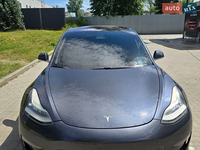 Седан Tesla Model 3 2017 в Львові