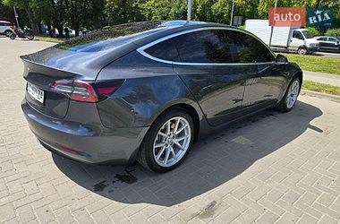 Седан Tesla Model 3 2017 в Львові