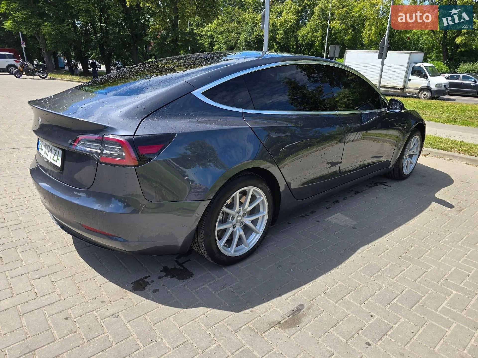 2017 Tesla Model 3 - фото 1
