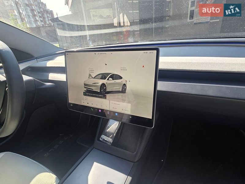 Седан Tesla Model 3 2024 в Тернополі
