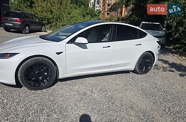 Седан Tesla Model 3 2024 в Тернополі