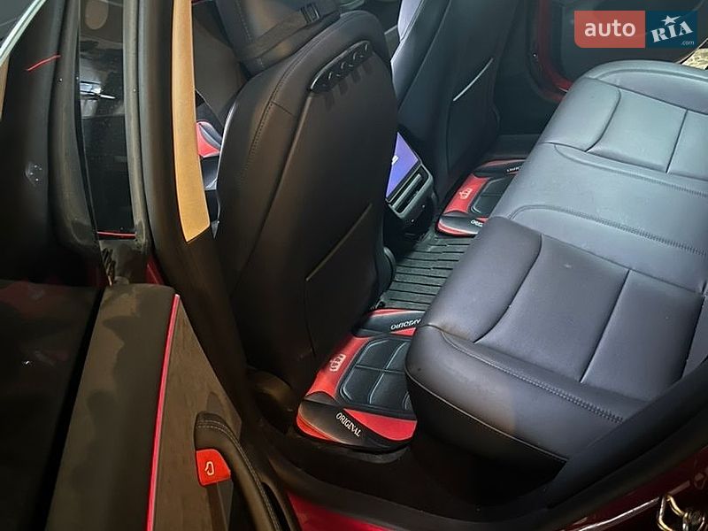 Седан Tesla Model 3 2024 в Києві