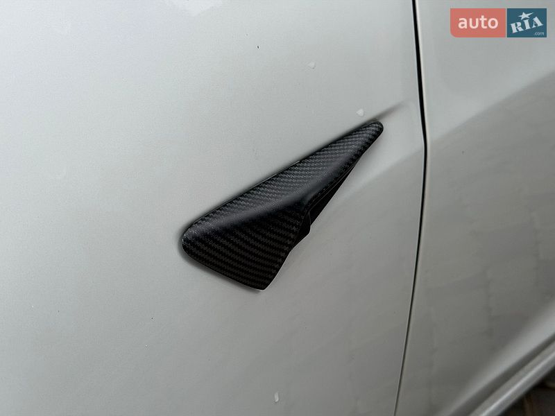 Седан Tesla Model 3 2021 в Кропивницькому