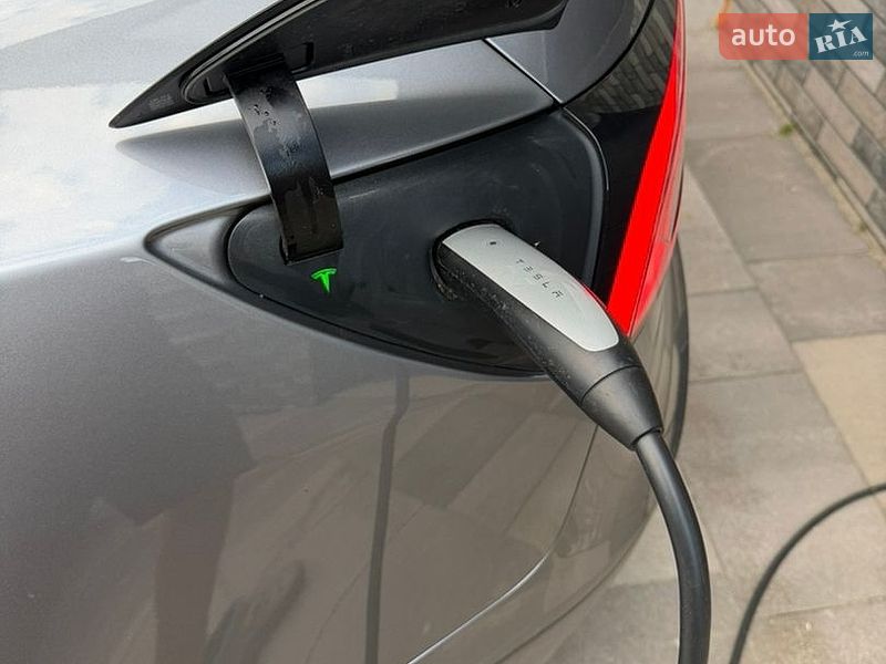 Седан Tesla Model 3 2024 в Киеве фото 17 Седан Tesla Model 3 2024 в Киеве