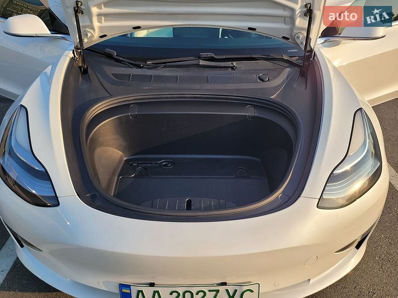 Седан Tesla Model 3 2019 в Києві