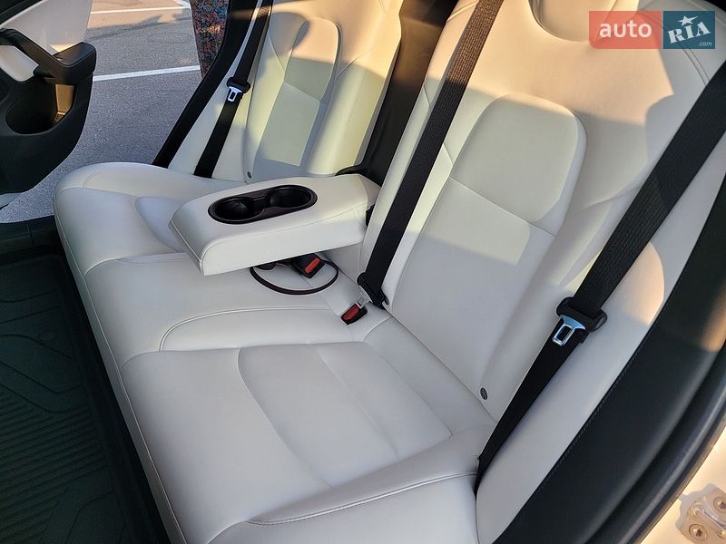 Седан Tesla Model 3 2019 в Києві