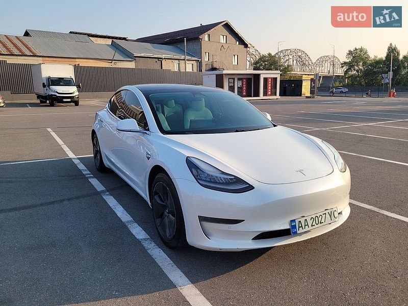 Седан Tesla Model 3 2019 в Києві