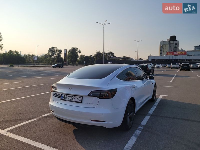 Седан Tesla Model 3 2019 в Києві