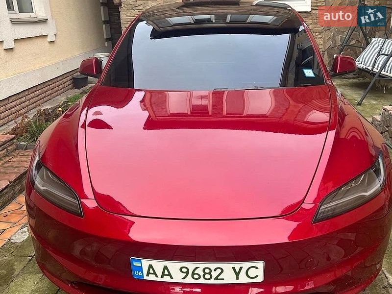 Tesla Model 3 2024
