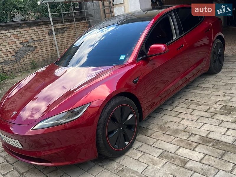 Седан Tesla Model 3 2024 в Києві