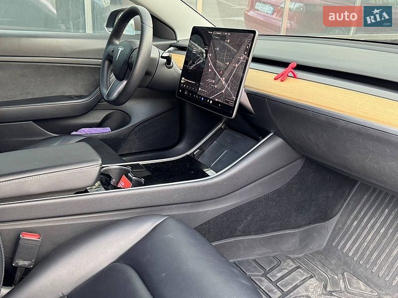 Седан Tesla Model 3 2020 в Киеве фото 12 Седан Tesla Model 3 2020 в Киеве