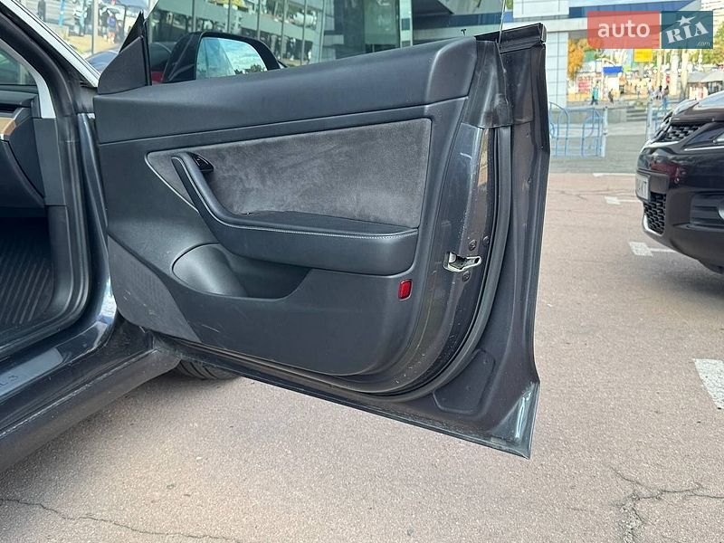 Седан Tesla Model 3 2020 в Киеве фото 14 Седан Tesla Model 3 2020 в Киеве