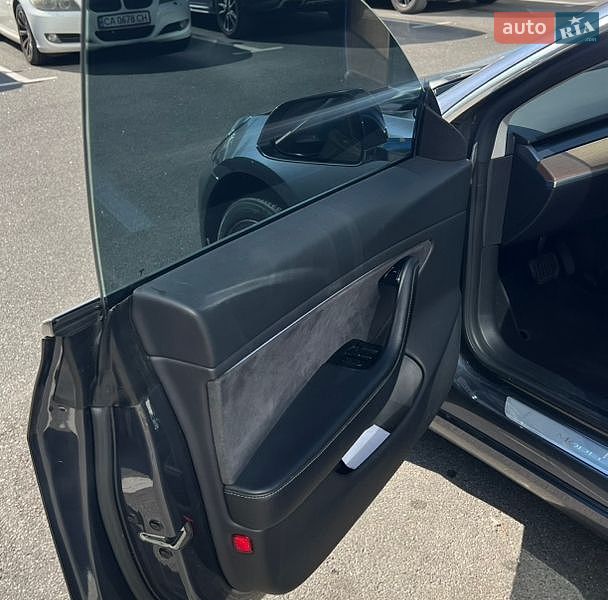 Седан Tesla Model 3 2019 в Києві