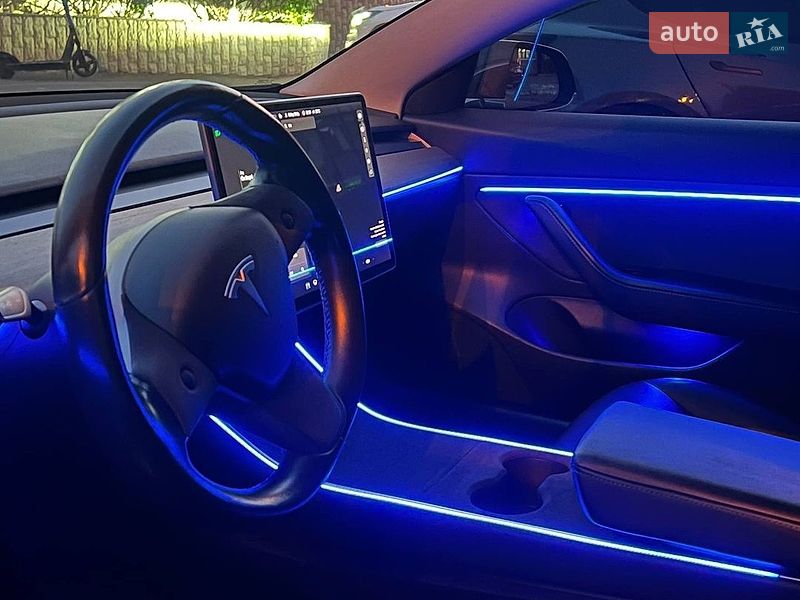 Седан Tesla Model 3 2019 в Києві