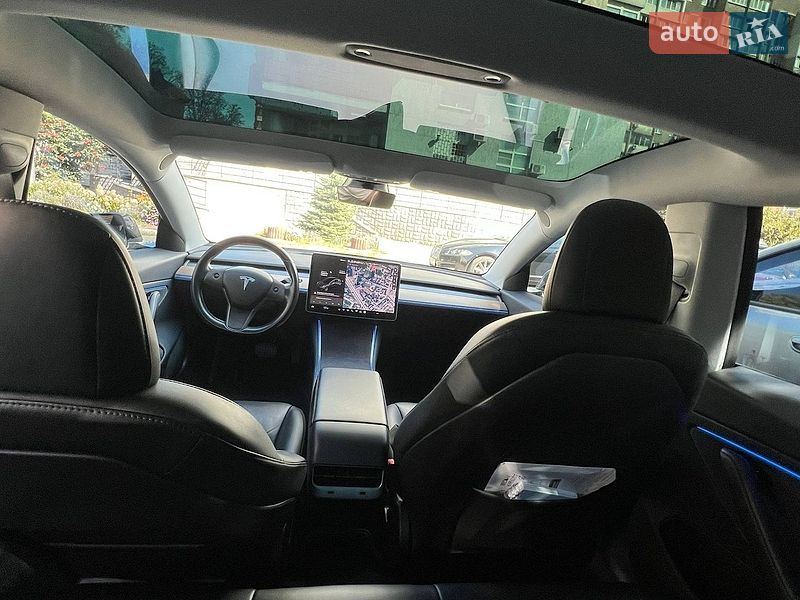 Седан Tesla Model 3 2019 в Києві