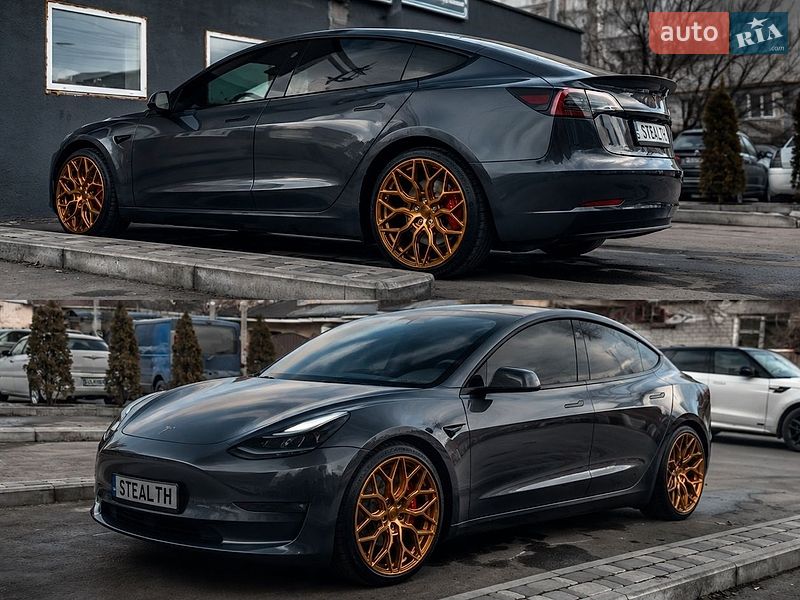 Седан Tesla Model 3 2023 в Черкассах