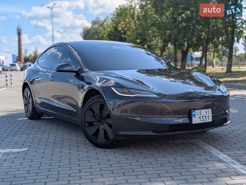 Седан Tesla Model 3 2025 в Коломые