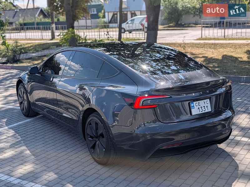 Седан Tesla Model 3 2025 в Коломые