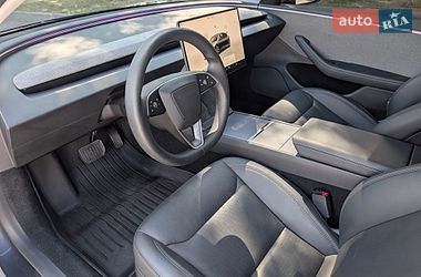 Седан Tesla Model 3 2025 в Коломые
