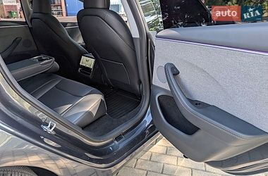 Седан Tesla Model 3 2025 в Коломые