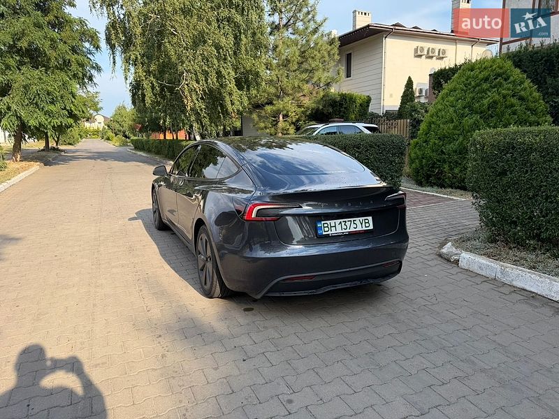 Седан Tesla Model 3 2025 в Одесі