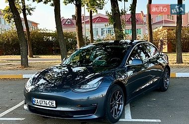 Седан Tesla Model 3 2019 в Києві