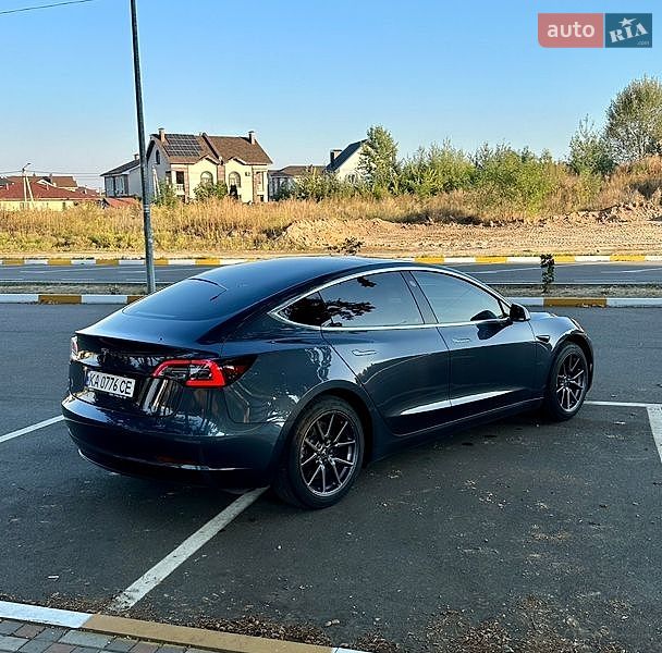 Седан Tesla Model 3 2019 в Києві