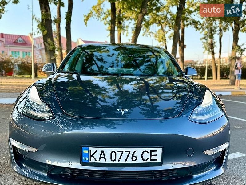 Седан Tesla Model 3 2019 в Києві