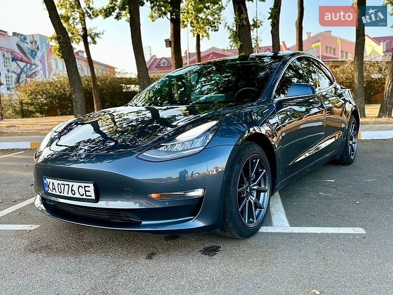 Седан Tesla Model 3 2019 в Києві