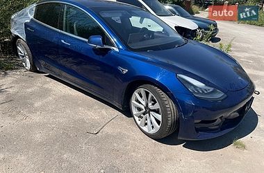 Седан Tesla Model 3 2018 в Львове