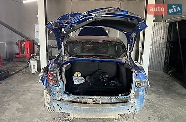 Седан Tesla Model 3 2018 в Львове