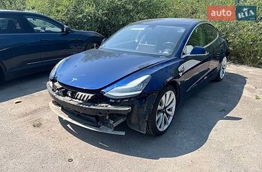 Седан Tesla Model 3 2018 в Львове