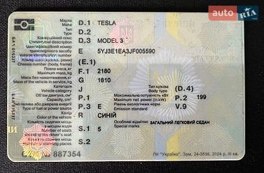 Седан Tesla Model 3 2018 в Львове