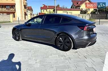 Седан Tesla Model 3 2024 в Киеве