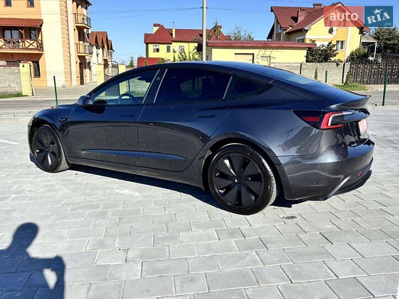 Седан Tesla Model 3 2024 в Киеве