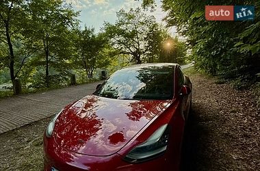 Седан Tesla Model 3 2018 в Житомирі