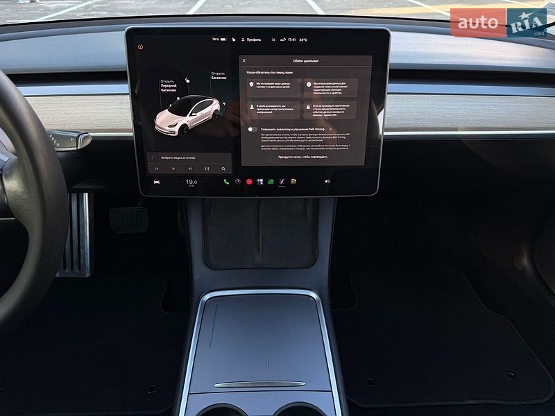 Седан Tesla Model 3 2021 в Києві